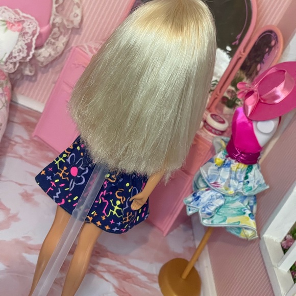 1990 Capri Barbie in 90’s Fashion Pack outfit - Picture 3 of 6